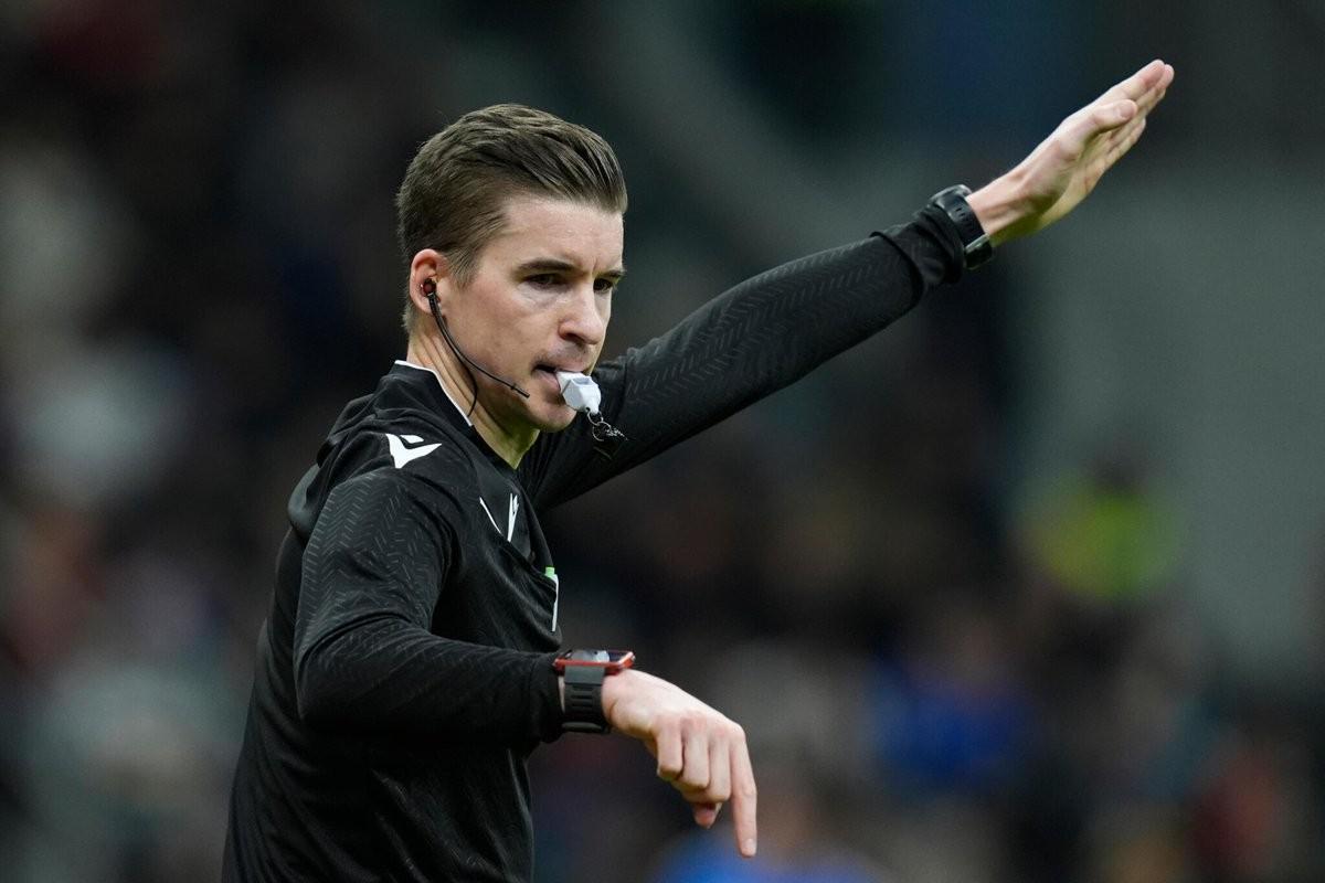 北京单场-官方：法国裁判勒泰西耶将执法欧冠巴萨vs纽卡